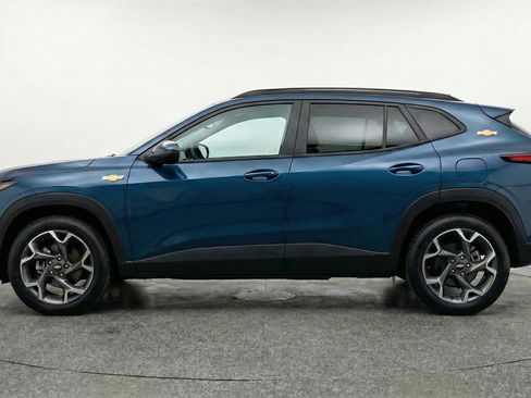 Used 2025 Chevrolet Trax LT image 5