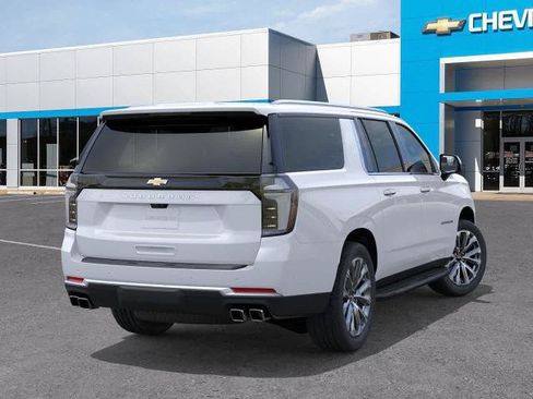 New 2026 Chevrolet Suburban High Country w/ Sun And Tow Package AWD/4WD image 4