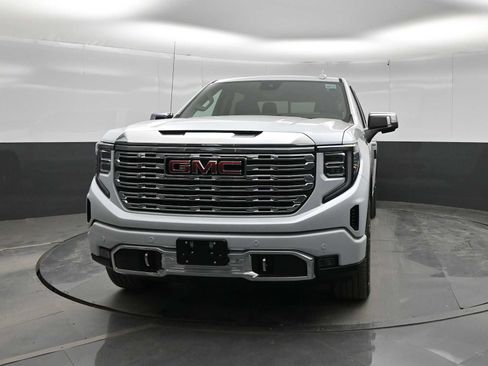 New 2026 GMC Sierra 1500 Denali w/ Denali Reserve Package AWD/4WD image 3