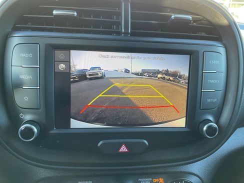 Used 2025 Kia Soul LX w/ LX Technology Package image 22