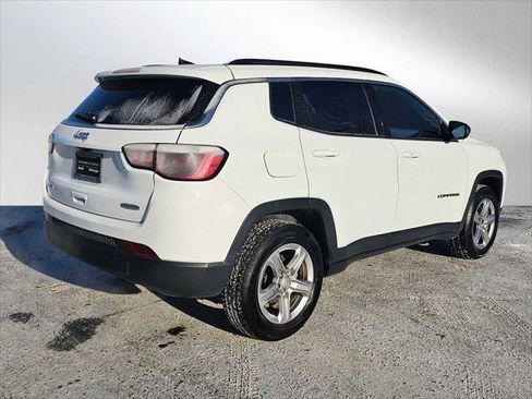 Used 2024 Jeep Compass Latitude w/ Altitude Special Edition AWD/4WD image 5