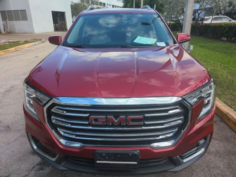 Used 2022 GMC Terrain SLT image 3