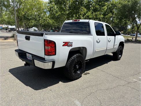 Used 2009 Chevrolet Silverado 1500 LT w/ Power Pack Plus AWD/4WD image 6