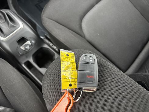 Used 2019 Jeep Renegade Sport w/ UConnect 7.0 Group AWD/4WD image 32