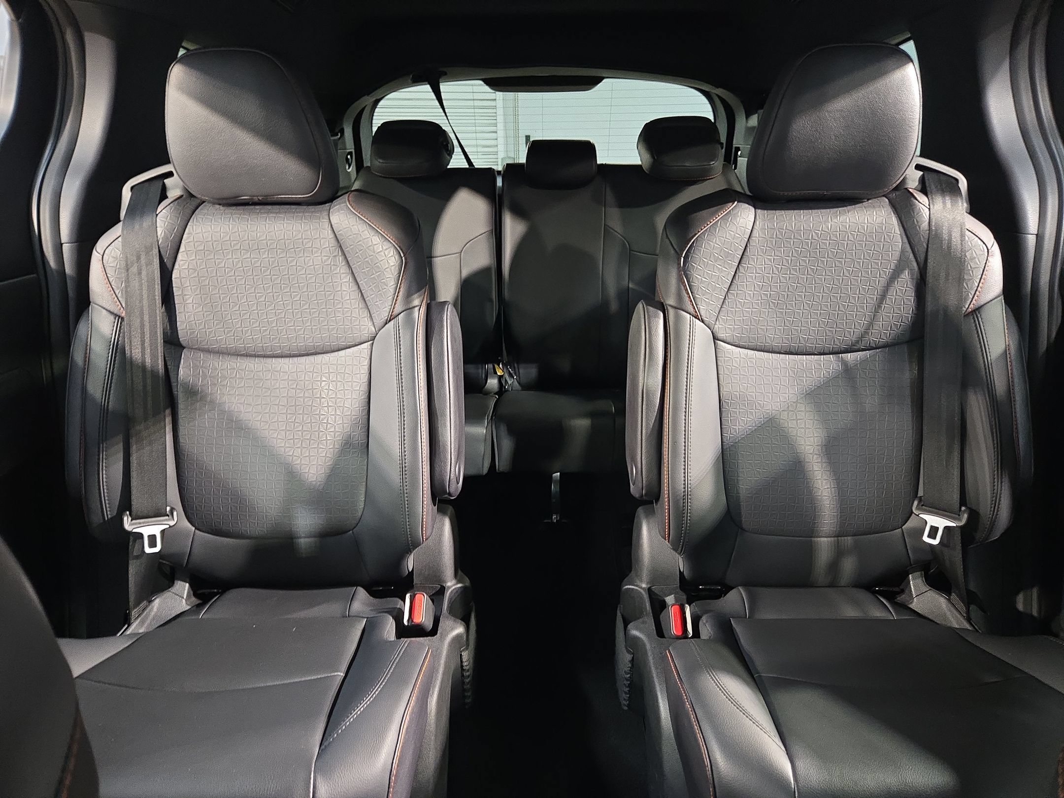 Used 2021 Toyota Sienna XSE FWD image 13