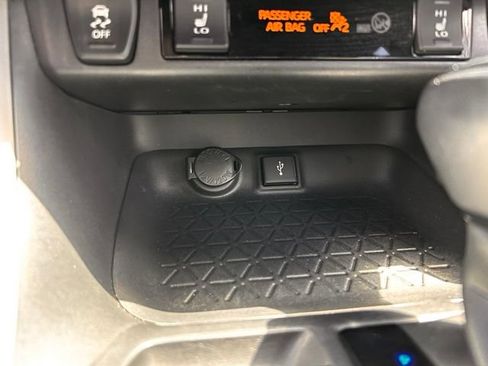 Used 2021 Toyota RAV4 SE w/ Weather & Moonroof Package AWD/4WD image 26