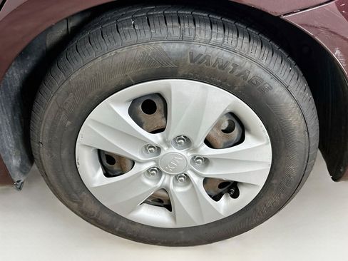 Used 2017 Kia Forte LX FWD image 11