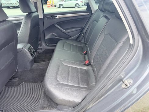 Used 2017 Volkswagen Passat 1.8T SE image 13