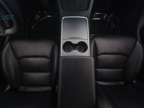 Used 2021 Tesla Model Y Long Range image 27