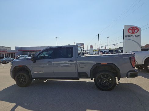 Used 2024 GMC Sierra 2500 AT4 w/ AT4 Premium Plus Package image 2