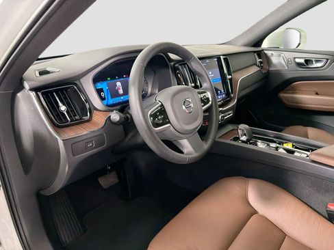 Certified 2023 Volvo XC60 B5 Plus w/ Protection Package Premier image 10