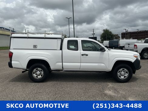 Used 2018 Toyota Tacoma SR RWD image 6