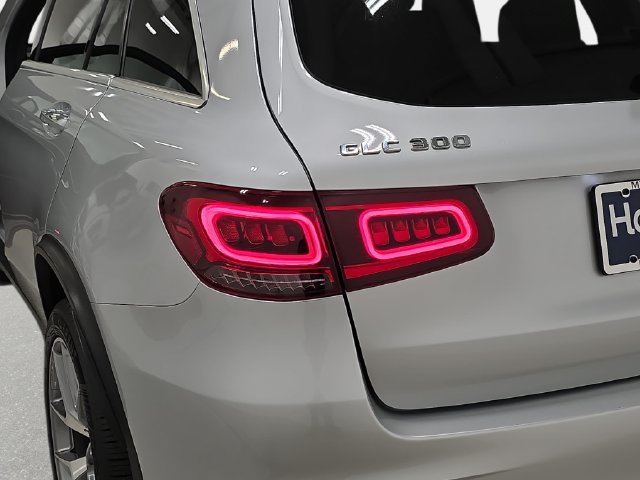 Used 2020 Mercedes-Benz GLC 300 4MATIC image 34