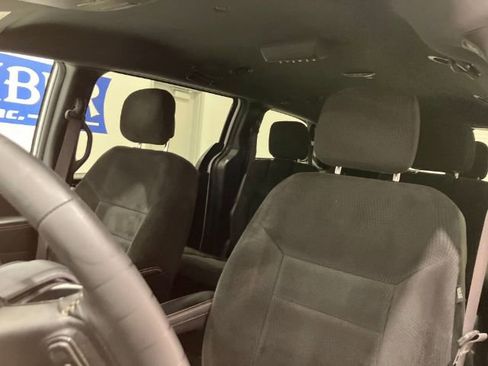 Used 2016 Dodge Grand Caravan SE FWD image 27