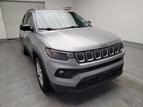 Used 2022 Jeep Compass Latitude AWD/4WD image 14