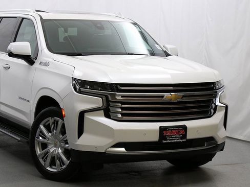 Certified 2021 Chevrolet Suburban High Country image 2