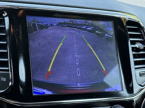 Used 2019 Jeep Grand Cherokee Limited RWD image 37