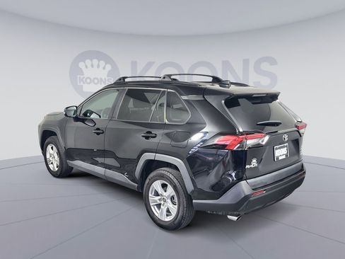 Used 2021 Toyota RAV4 XLE w/ Convenience Package image 4