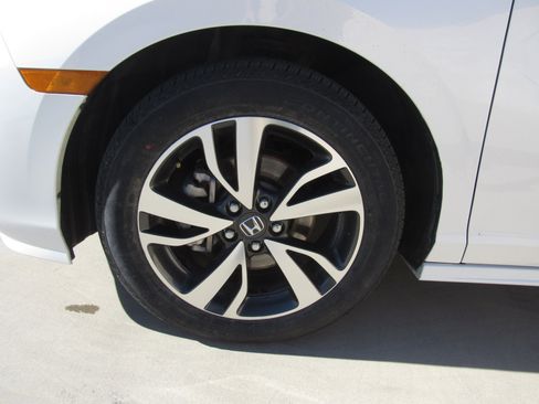 Used 2023 Honda Odyssey Touring image 4