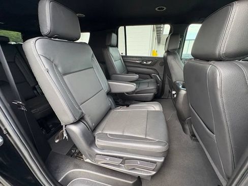 Used 2023 GMC Yukon XL Denali AWD/4WD image 30