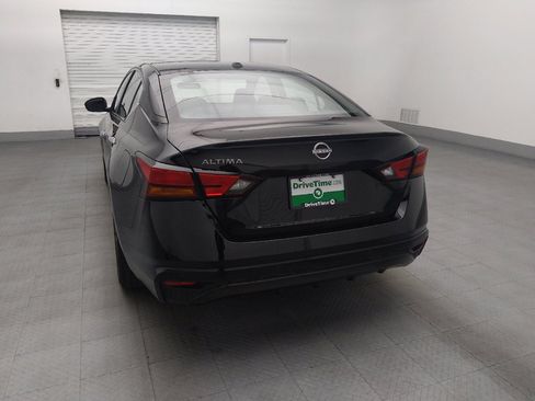 Used 2025 Nissan Altima 2.5 SV FWD image 6
