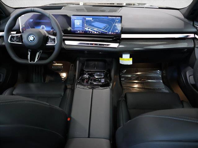 Used 2027 BMW 550e xDrive AWD/4WD image 16