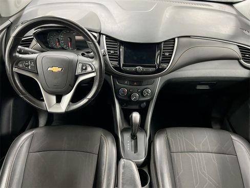 Used 2022 Chevrolet Trax LT w/ Sport Edition image 10