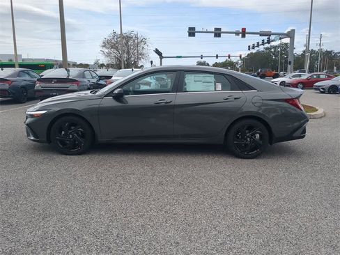 New 2026 Hyundai Elantra SEL Sport Premium image 3