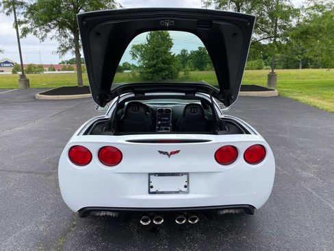 Used 2007 Chevrolet Corvette Coupe w/ Performance Package RWD image 28