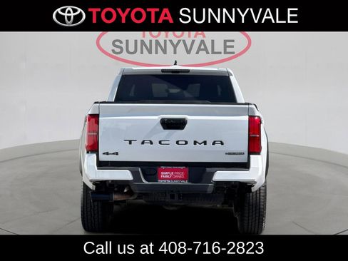 Certified 2025 Toyota Tacoma TRD Off-Road image 9