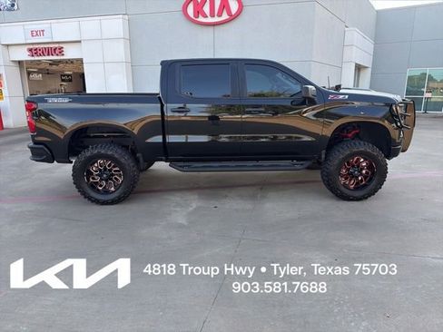 Used 2022 Chevrolet Silverado 1500 Custom Trail Boss AWD/4WD image 13