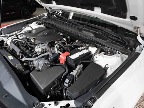 Used 2022 Toyota Camry XSE image 32