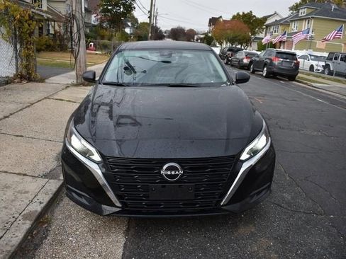 Used 2025 Nissan Altima 2.5 SV FWD image 3