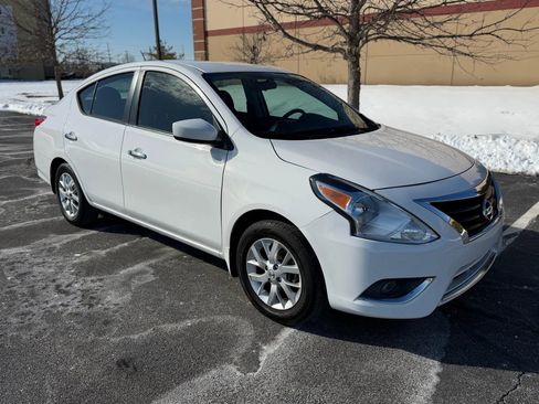 Used 2017 Nissan Versa SV w/ SV Special Edition Package image 6