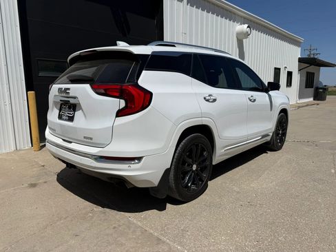 Used 2019 GMC Terrain Denali w/ Advanced Safety Package AWD/4WD image 7