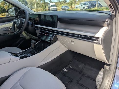 Used 2025 Hyundai Tucson SEL FWD image 19