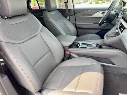 New 2026 Ford Explorer Active w/ Active Comfort Package AWD/4WD image 9