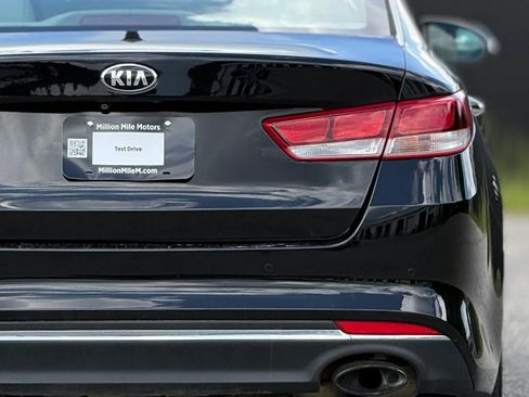 Used 2018 Kia Optima LX w/ 17" Alloy Wheels Package FWD image 14