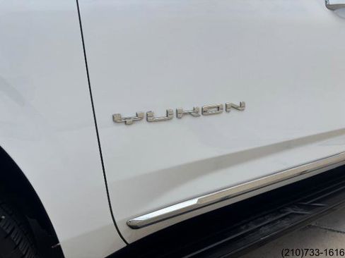 Used 2022 GMC Yukon XL SLT w/ SLT Premium Package AWD/4WD image 13