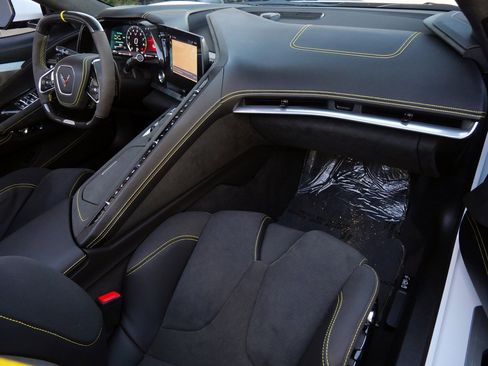 Used 2024 Chevrolet Corvette Z06 image 23