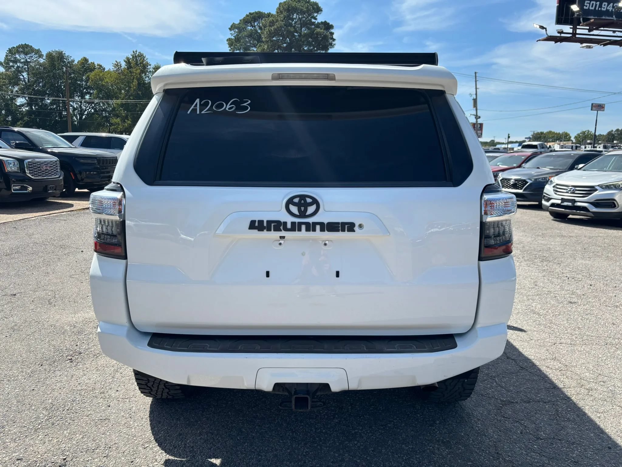 Used 2019 Toyota 4Runner SR5 AWD/4WD image 4