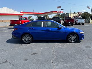 Used 2024 Hyundai Elantra SEL video 2