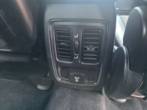 Used 2022 Jeep Grand Cherokee Laredo X AWD/4WD image 14