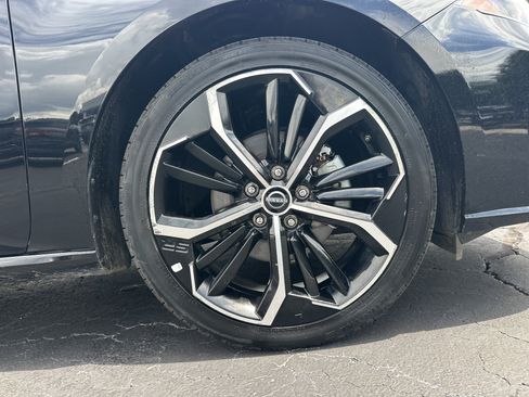 Used 2024 Nissan Altima 2.5 SR FWD image 13