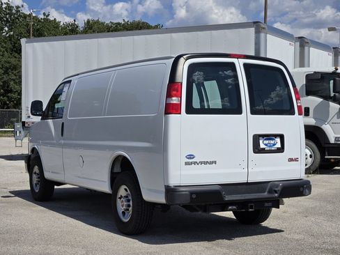 Used 2023 GMC Savana 2500 w/ Driver Convenience Package RWD image 5