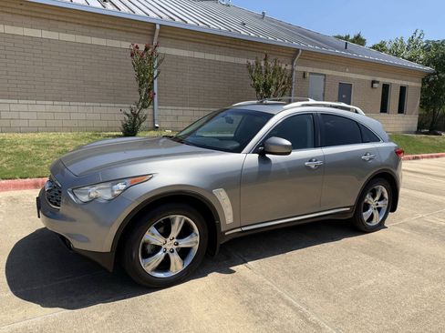Used 2009 INFINITI FX35 2WD w/ Deluxe Touring Pkg image 3