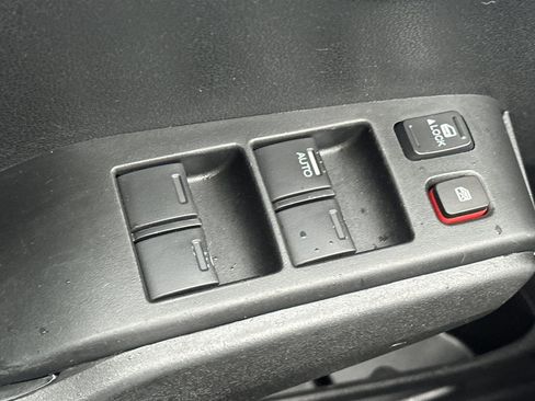 Used 2011 Honda Fit image 12