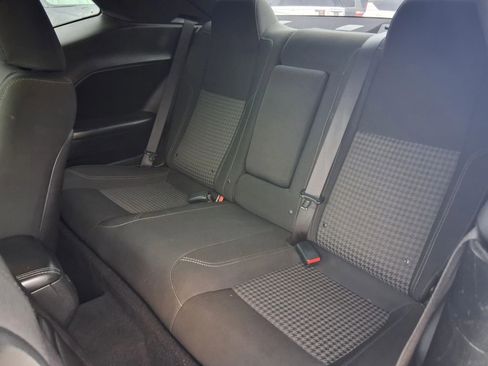 Used 2019 Dodge Challenger SXT image 13