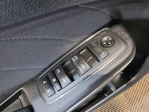 Used 2020 Dodge Charger SXT RWD image 15