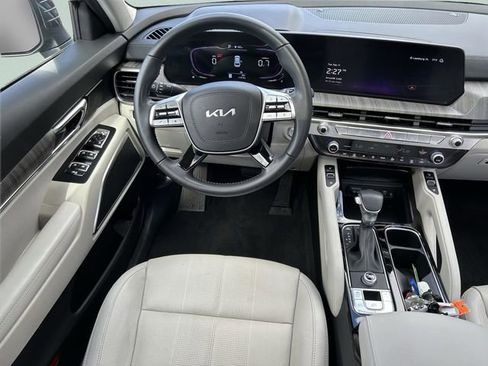 Used 2024 Kia Telluride EX image 19